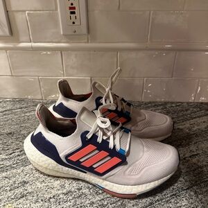 Women’s Adidas ULTRABOOST 22 Crystal White Turbo Legacy Indigo Size 8